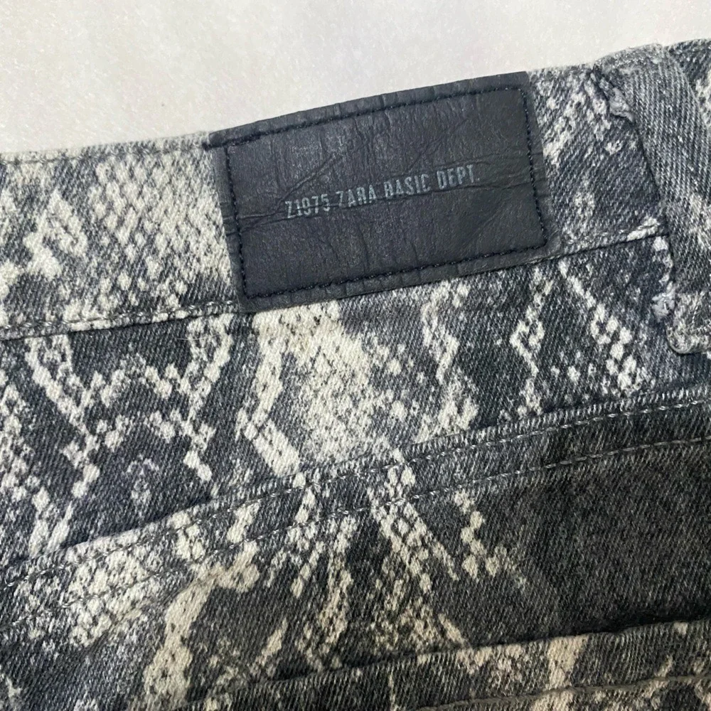 Zara Mini Skirt Women Size S Grey‎ Snakeskin Print Denim Excellent Edgy Z1975